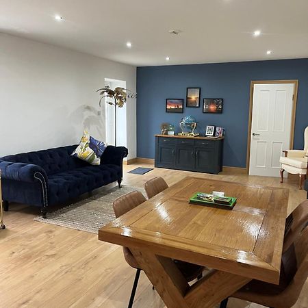 Unique Countryside Stay Dundrod ภายนอก รูปภาพ