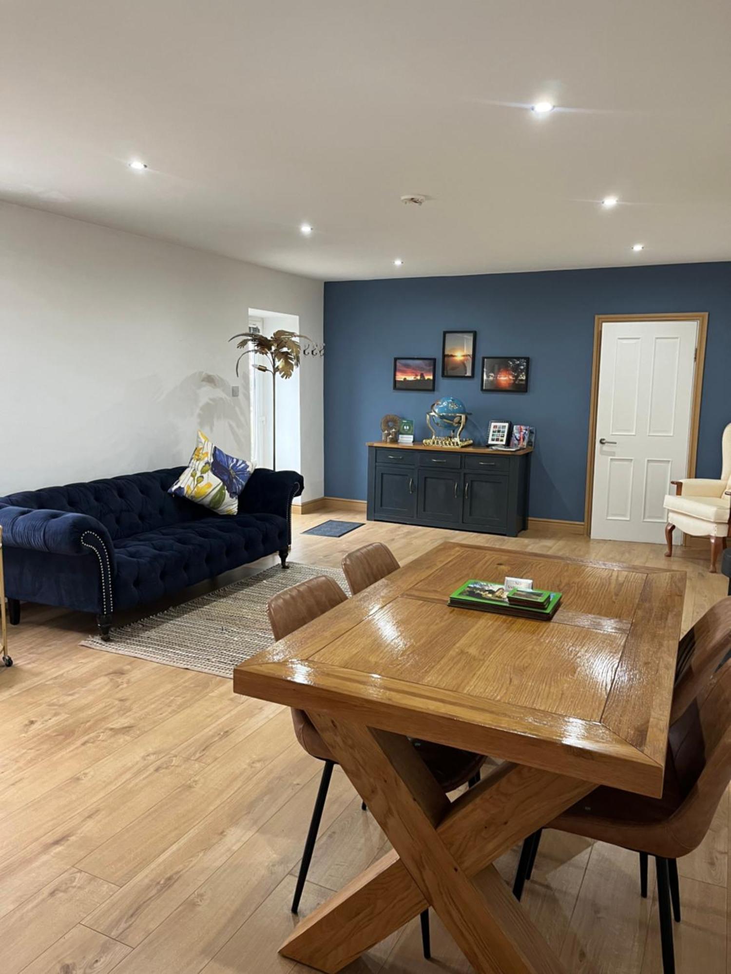 Unique Countryside Stay Dundrod ภายนอก รูปภาพ